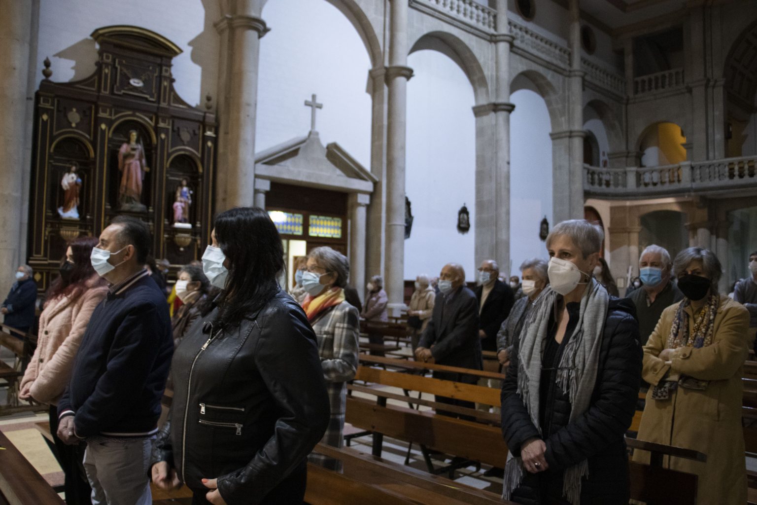 El Carmen de Vigo celebra su 50º aniversario con una Eucaristía presidida por el obispo de Tui-vigo, Luis Quinteiro.