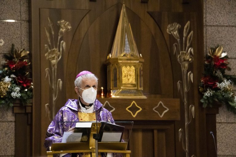 Apostolado Seglar celebra la Navidad con movimientos, asociaciones y delegaciones diocesanas a través de una eucaristía presidida por el obispo, Luis Quinteiro.