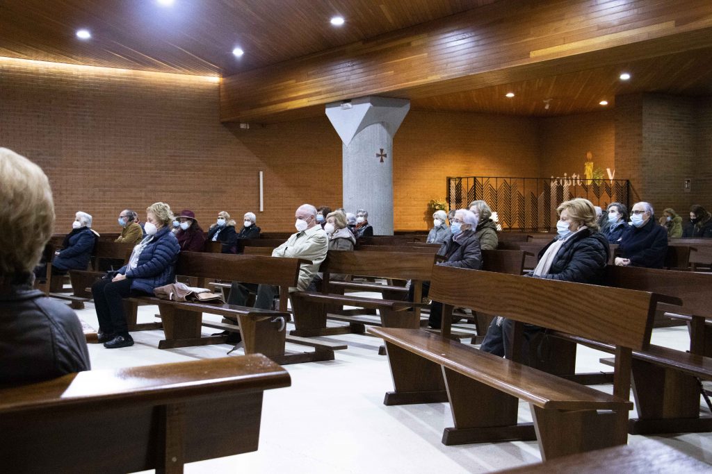 Misa-Funeral presidida por el obispo, Luis Quinteiro, en el Sagrado con motivo del fallecimiento de María del Carmen Grobas delegada de Apostolado del Mar de Tui-Vigo desde 2006.